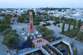 Sắc đỏ tự hào, lòng tri ân lan tỏa