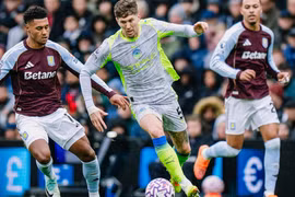 Aston Villa lại gieo sầu cho Man City tại sân Villa Park