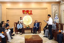 Bí thư Tỉnh ủy tiếp xã giao Đoàn công tác quận Yongsan