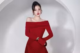 Váy áo trễ vai tiếp tục chinh phục giới mộ điệu trong dịp tết