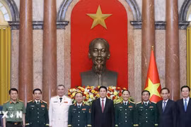 Chủ tịch nước trao quyết định thăng quân hàm cho sỹ quan Quân đội và Công an