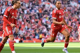 'Thần đồng' Ngumoha tỏa sáng, Liverpool đại thắng Bilbao 2 trận siêu giao hữu