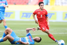 Xác định hai đội vào chung kết bóng đá nam SEA Games 33