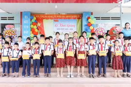 Chương trình “Mẹ đỡ đầu” nối dài vòng tay nhân ái