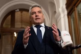 Thủ tướng Áo tuyên bố từ chức