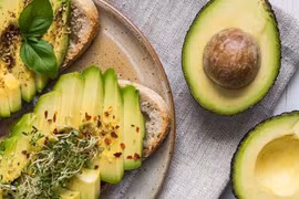 Hai lý do khiến bạn nên ăn 1 quả bơ mỗi ngày