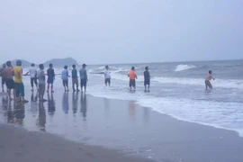 Nghệ An: Cứu hộ thành công hơn 20 người nguy cơ bị đuối nước tại biển Cửa Lò