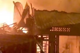 Hiện trường vụ cháy nhà 3 người chết ở TPHCM