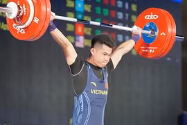 Cử tạ Việt Nam giành 2 ngôi vô địch châu Á