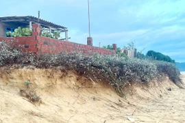 Sớm tái định cư cho người dân vùng triều cường