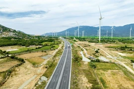 Phó Thủ tướng Trần Hồng Hà yêu cầu lựa chọn phương án tối ưu đầu tư các tuyến cao tốc Bắc - Nam phía Đông