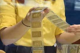 Giá vàng miếng SJC vẫn cao chót vót so với giá vàng thế giới, vì sao?