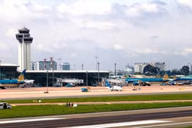 Tăng lượt cất, hạ cánh Sân bay Tân Sơn Nhất dịp cao điểm Tết Nguyên đán