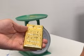 Vận chuyển trái phép vàng qua biên giới gia tăng khi giá liên tiếp lập đỉnh mới