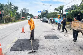 Khẩn trương sửa chữa Quốc lộ 1, đảm bảo an toàn giao thông dịp cuối năm