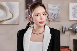 'Phú bà kim cương' Lý Nhã Kỳ phá bỏ giới hạn công sở