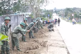 Sư đoàn 2 chung sức xây dựng nông thôn mới