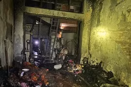 Cháy nhà lúc rạng sáng, 3 người thoát nạn, 2 người tử vong