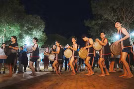 Cồng chiêng vào “mùa” Tết