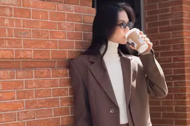 Giữ ấm nhưng vẫn thanh lịch với áo khoác blazer