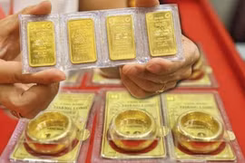 Giá vàng trong nước bỏ xa giá vàng thế giới
