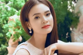 Đời tư kín tiếng của nữ NSND trẻ nhất Việt Nam, vừa làm lễ ăn hỏi ở tuổi 43