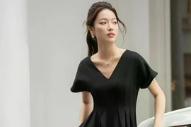 Trang phục đơn sắc, vẻ đẹp tinh giản nhưng ấn tượng khó quên