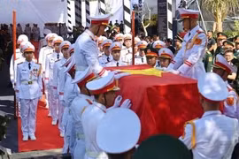 Xúc động lễ an táng nguyên Chủ tịch nước Trần Đức Lương