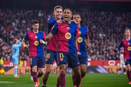 Thắng vùi dập Sevilla, Barcelona tăng tốc đua vô địch La Liga