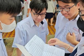 Đáp án thi tốt nghiệp THPT 2025: Môn văn mở, môn toán cần chi tiết