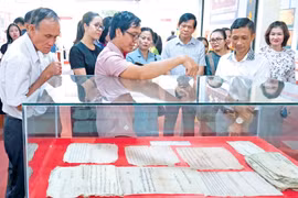 Hồi sinh những văn bản cổ