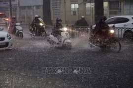 Đề phòng thời tiết nguy hiểm trên đất liền và trên biển