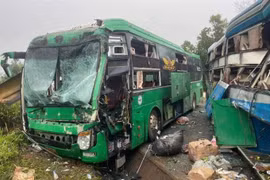 Đắk Lắk: Hai xe khách va chạm trên Quốc lộ 14 khiến 3 người bị thương