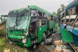 Đắk Lắk: Hai xe khách va chạm trên Quốc lộ 14 khiến 3 người bị thương