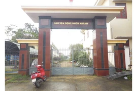 Sân vận động tiền tỷ bị bỏ hoang