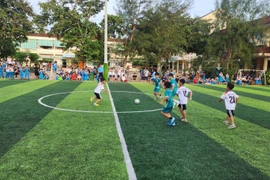 Sôi nổi bóng đá học sinh xứ Dừa