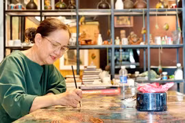 Người kể chuyện làng mình