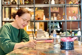 Người kể chuyện làng mình