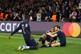 Champions League: Barcelona, PSG cùng đặt 1 chân vào bán kết