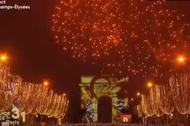 Châu Âu chìm đắm trong sắc màu pháo hoa năm mới