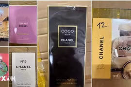 Triệt phá đường dây buôn bán nước hoa giả cực lớn tại Thành phố Hồ Chí Minh