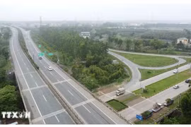 Giao Tổng Công ty Đầu tư phát triển đường cao tốc Việt Nam là cơ quan chủ quản thực hiện đầu tư mở rộng cao tốc đoạn Yên Bái-Lào Cai