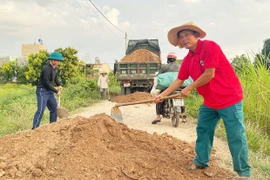 Những đảng viên “miệng nói, tay làm”