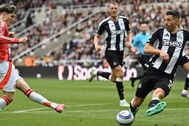 Man United thua tan tác Newcastle, chạm đáy thảm họa