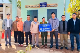 Đứng về phía người nghèo