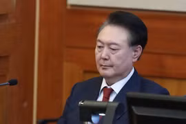 Cựu Tổng thống Hàn Quốc cáo buộc lệnh bắt giữ ông vi phạm nghiêm trọng về pháp lý