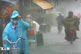Xuất hiện áp thấp trên Biển Đông, cảnh báo mưa dông diện rộng ngày 16/9