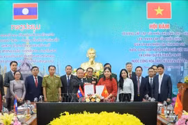 Kon Tum: Hội đàm về nâng cấp cặp cửa khẩu phụ Đắk Long - Văng Tắt