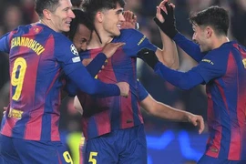 Hậu vệ tỏa sáng, Barcelona ngược dòng giành chiến thắng sân nhà ở Champions League