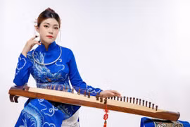 Vang tiếng đàn tranh nơi phố núi